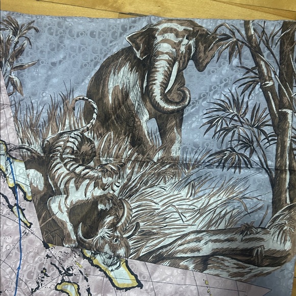 Christian Dior style Around the World 100% silk large square scarf - Picture 3 of 10